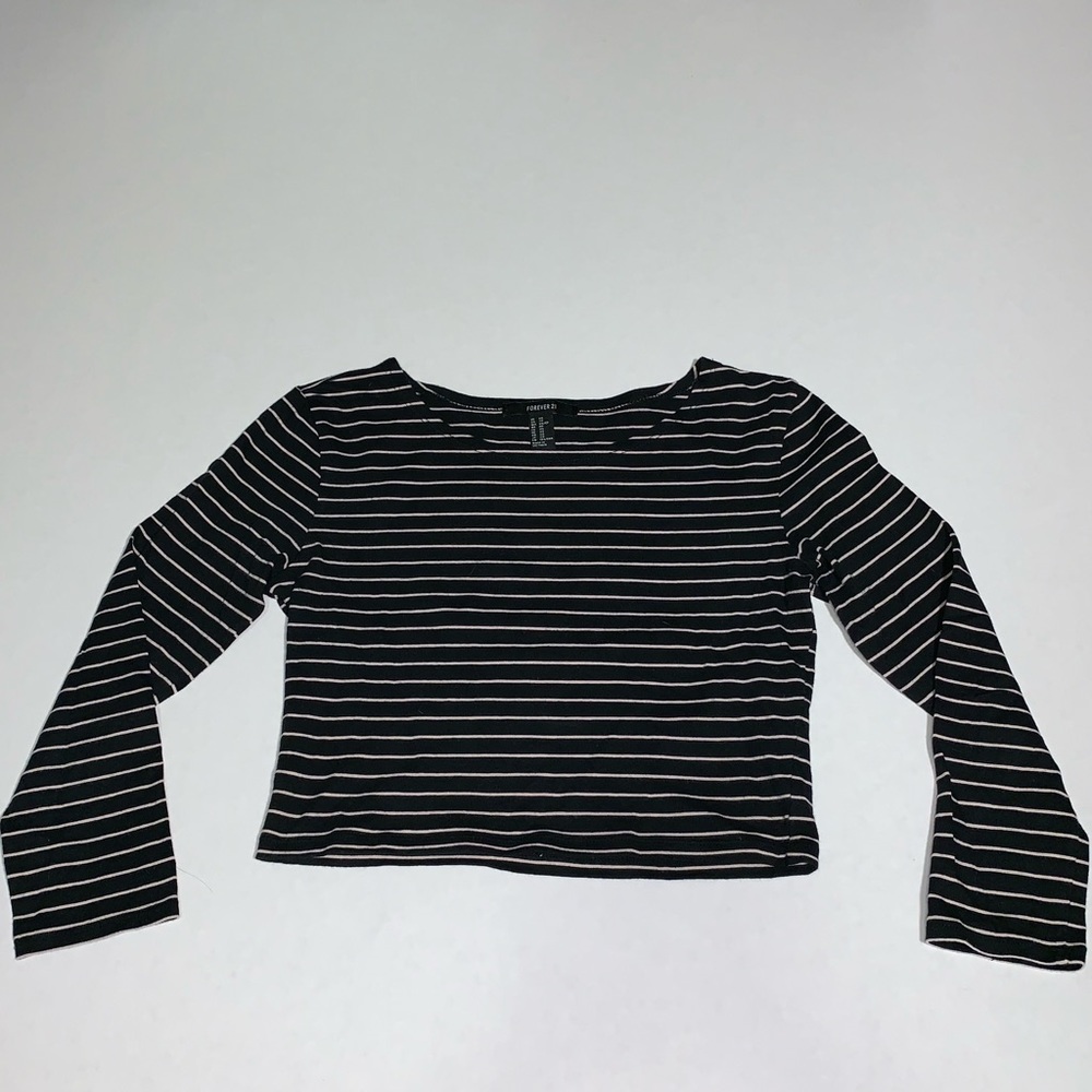 🍯 Forever 21 Black and White Stripped Crop Top